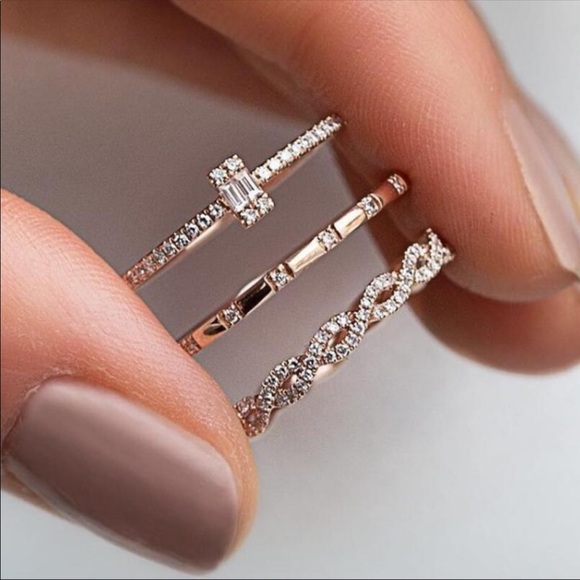 🎉HP🎉 NEW Rose Gold Stackable Ring Set - Picture 2 of 4